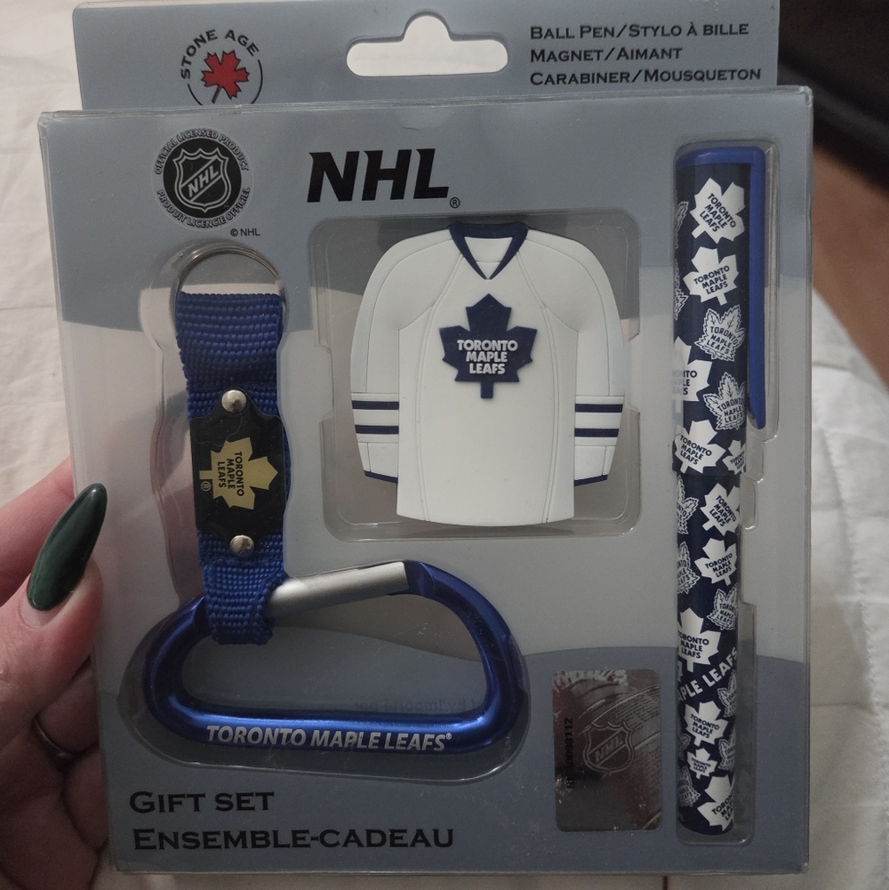NHL Toronto Maple Leafs Gift Set, Magnet, Pen, Carabiner, NWT